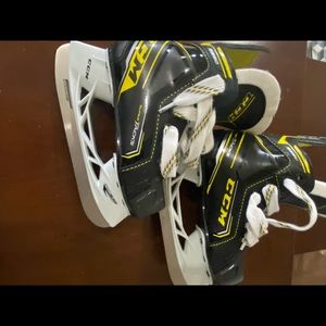 Size 11 boys hockey skates